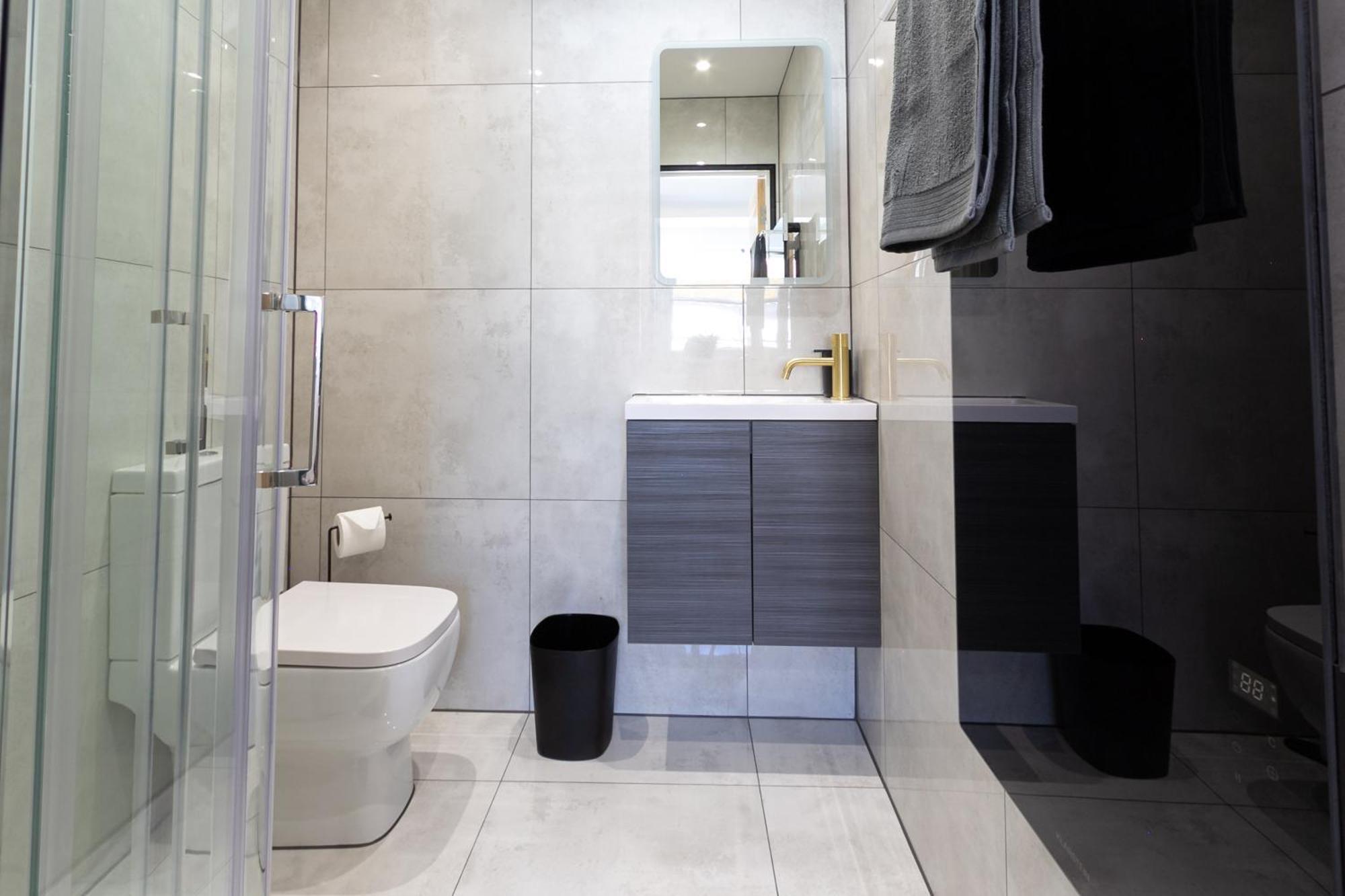 The Lanes Luxury - Rose Platinum Hove